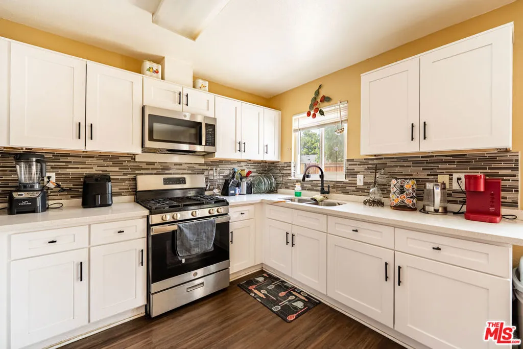 457 El Dorado Street, San Jacinto, California 92583 home-pic-6